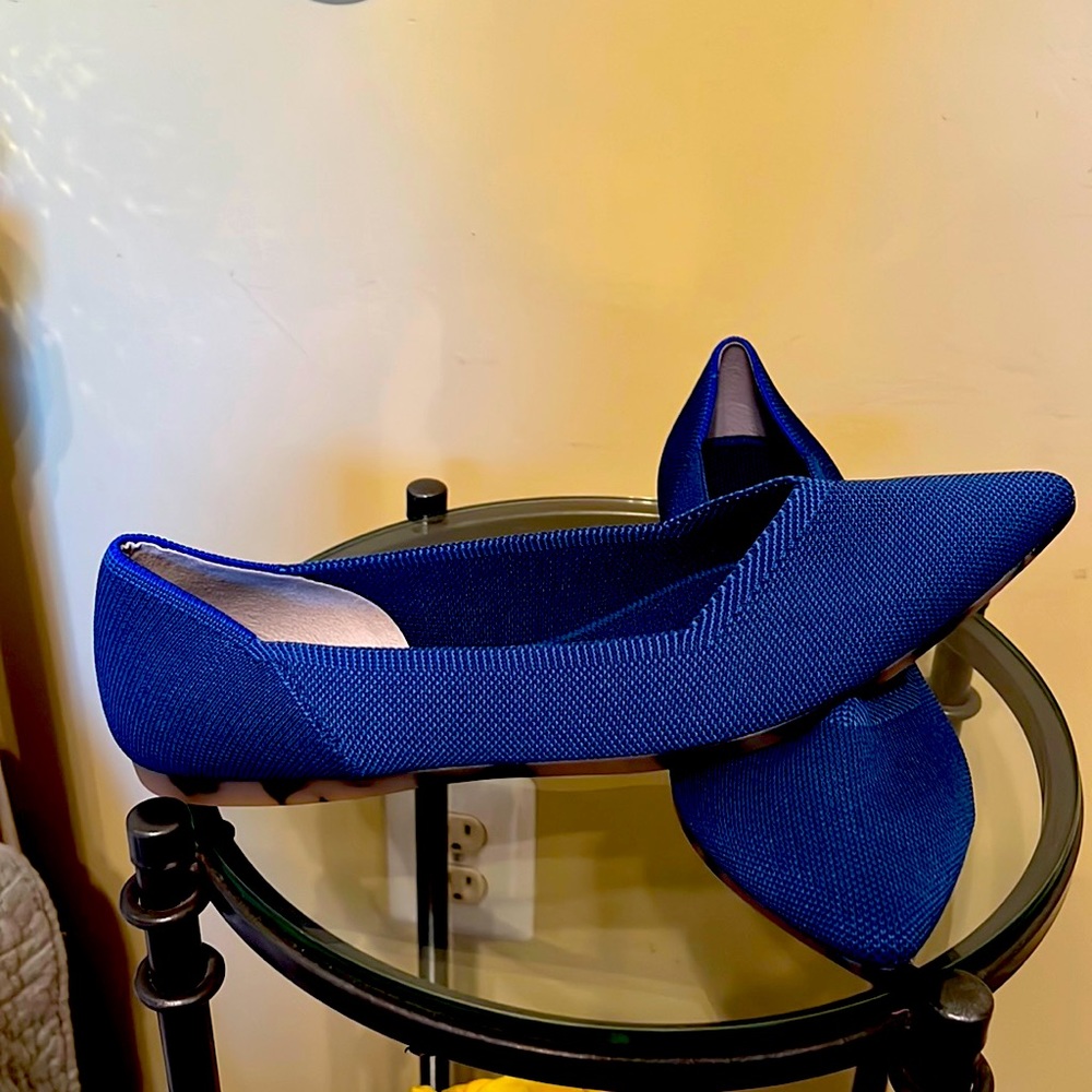 🍁ROTHY’S The Point 🔥Very Rare🔥 Marine Blue